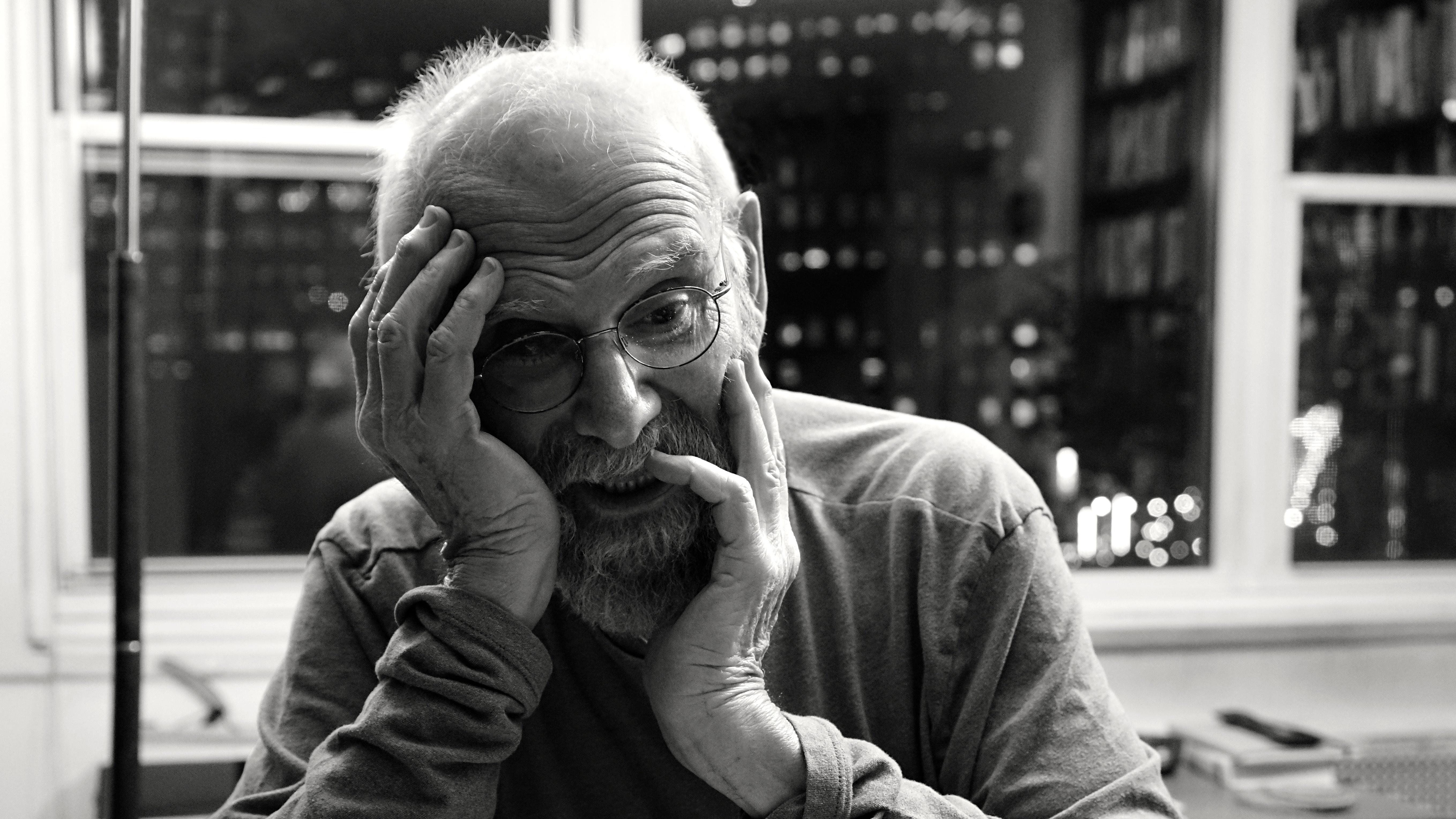 Oliver Sacks, famed neurologist, dies in New York
