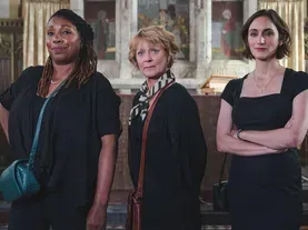 6 Reasons You Need to Watch The Marlow Murder Club