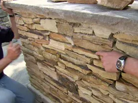 How to Choose Materials for a Stone Wall
